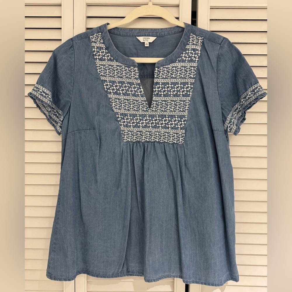 Crown & Ivy Women’s Blue Chambray Embellished Bib Collar Blouse M